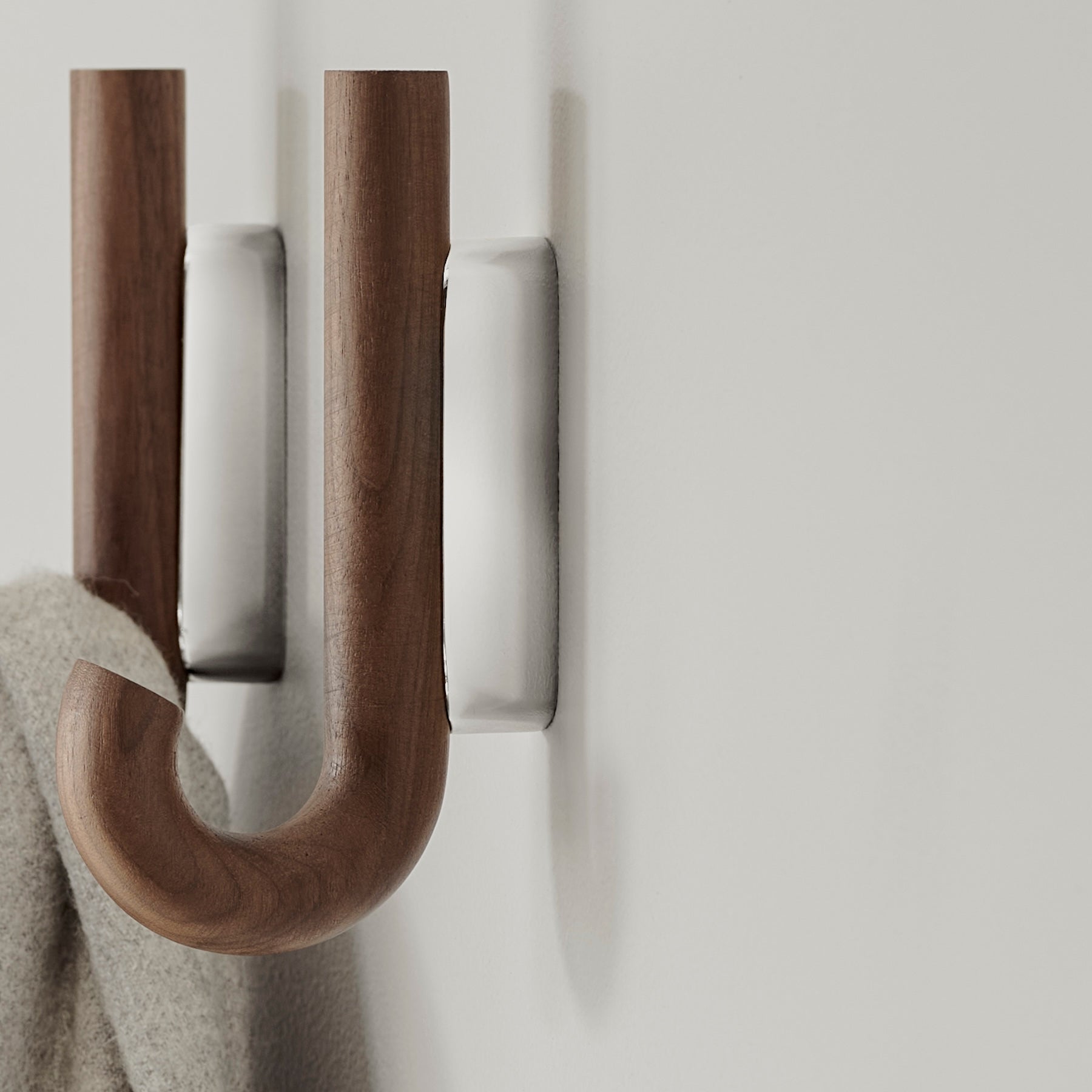 Gejst Hook Mini, dark oak-chrome