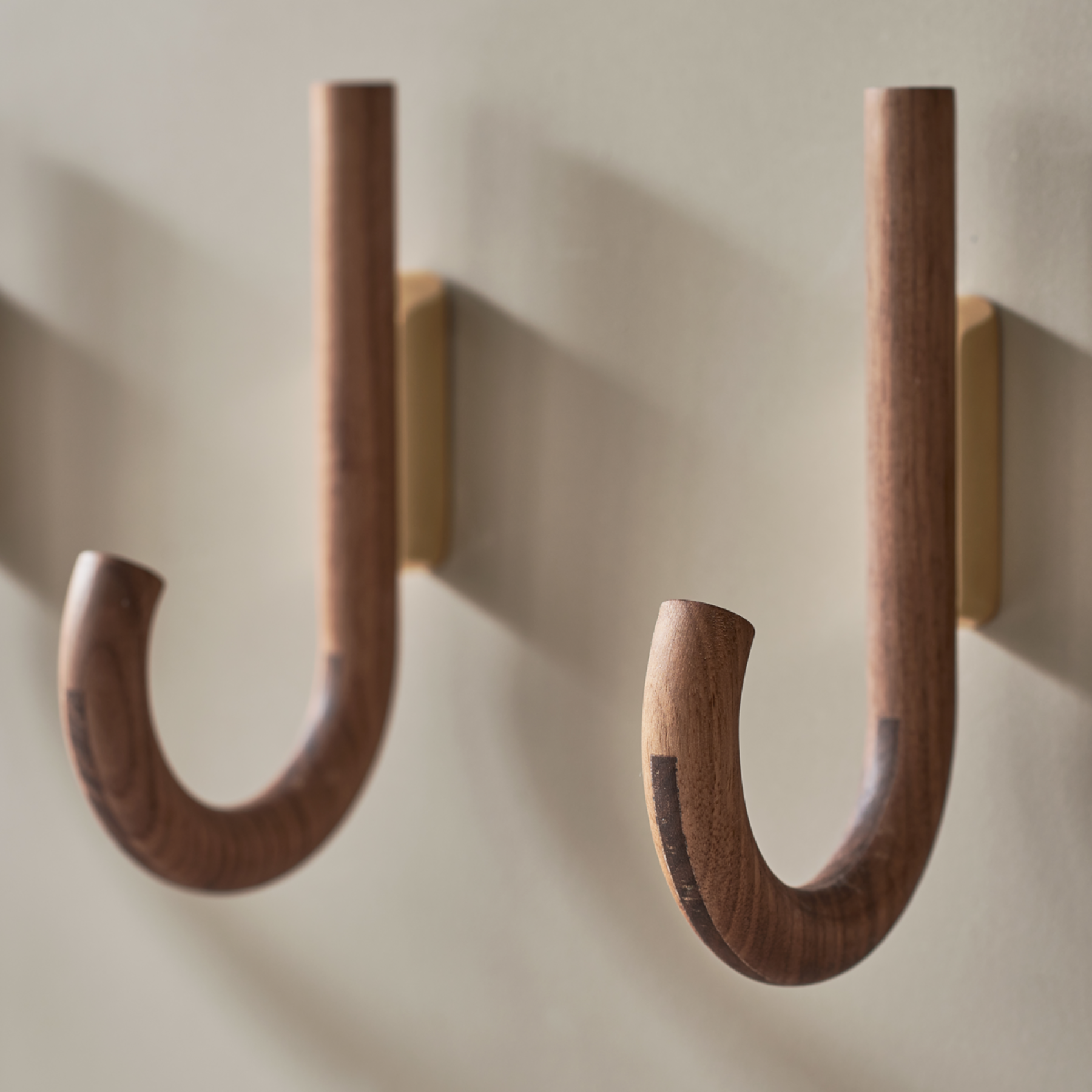 Gejst Hook Big, walnut-brass