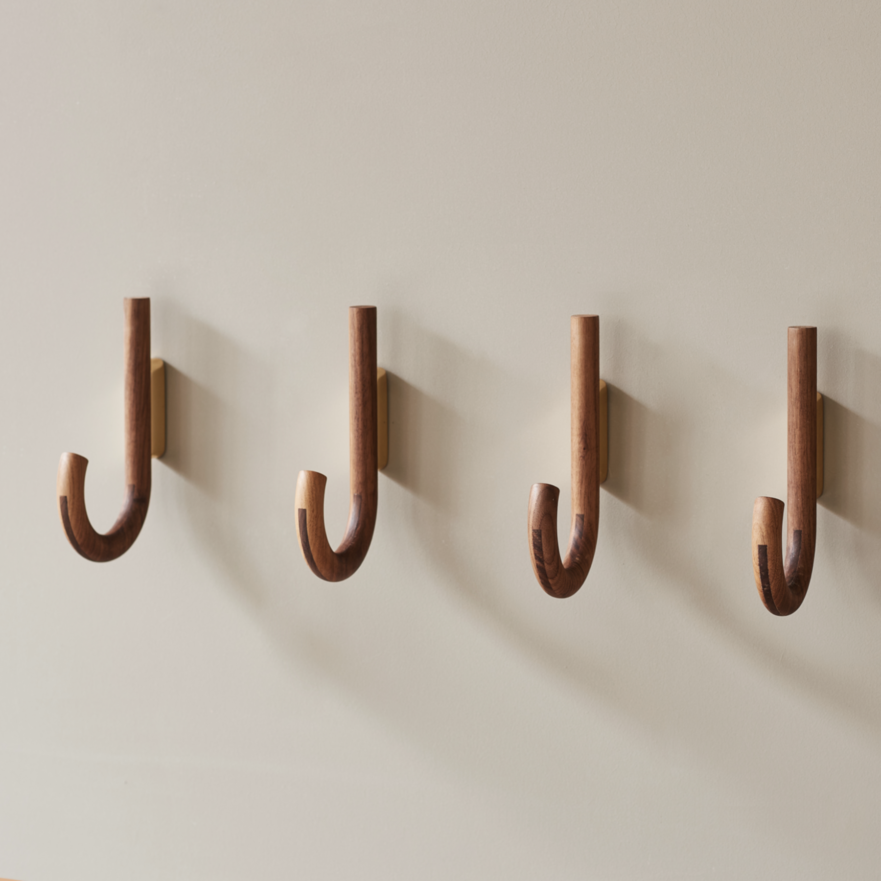 Gejst Hook Big, walnut-brass