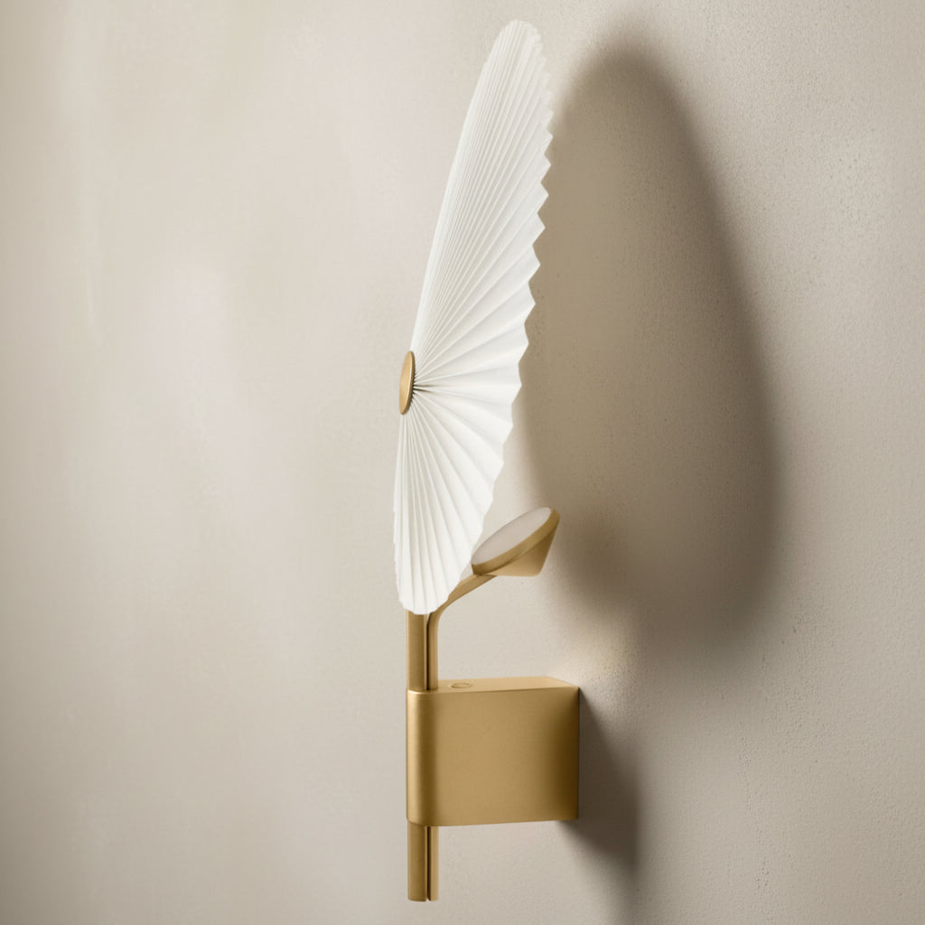 Gejst Liris Wall Sconce Light, Brass