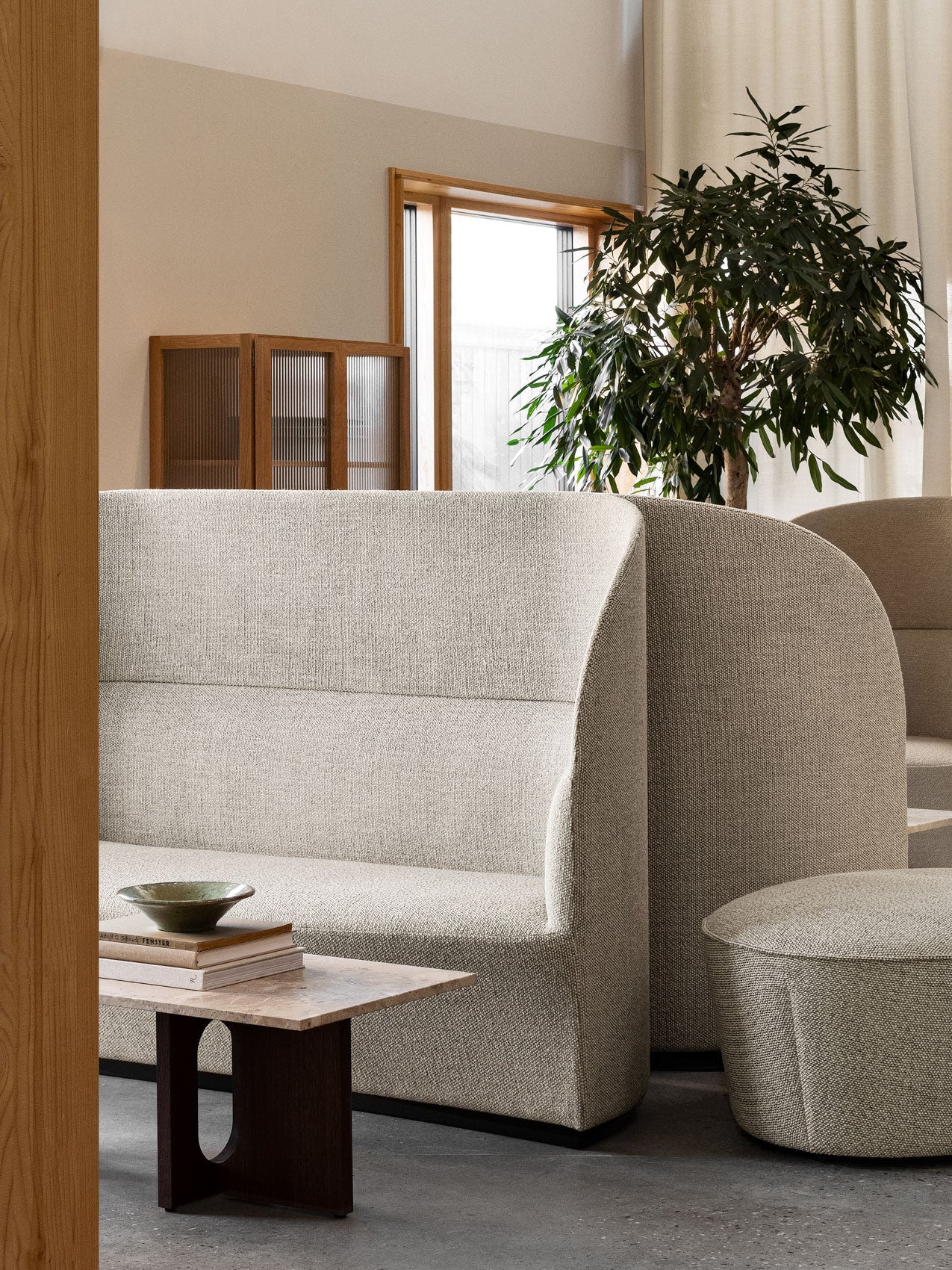 Audo Tearoom Sofa, High Back w/US Power Outlet