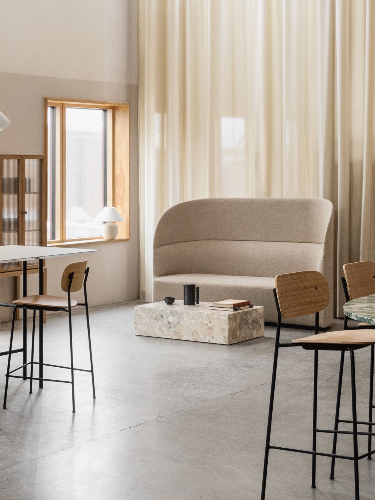 Audo Tearoom Sofa, High Back w/US Power Outlet