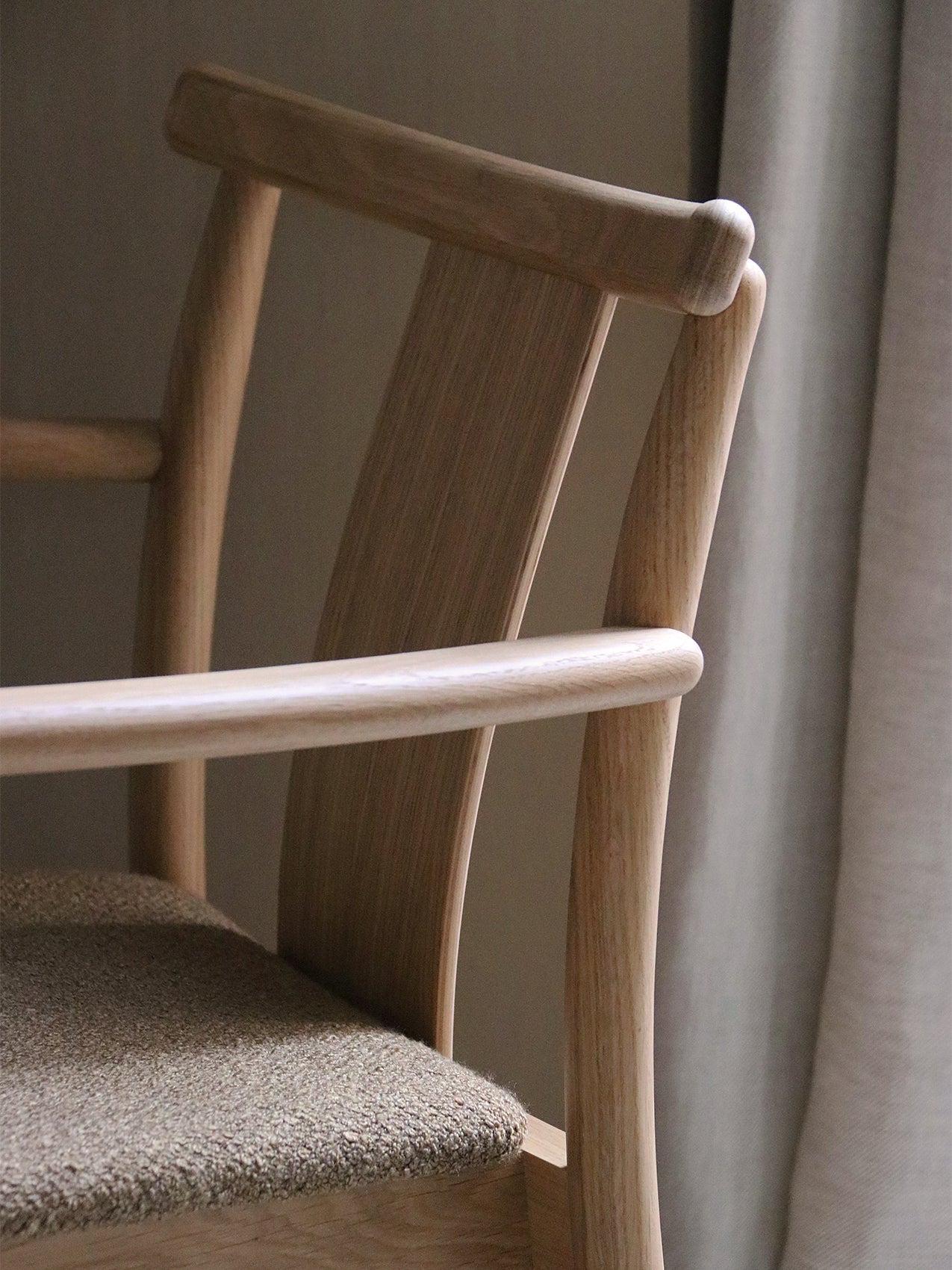 Audo Merkur Dining Chair w/Armrests