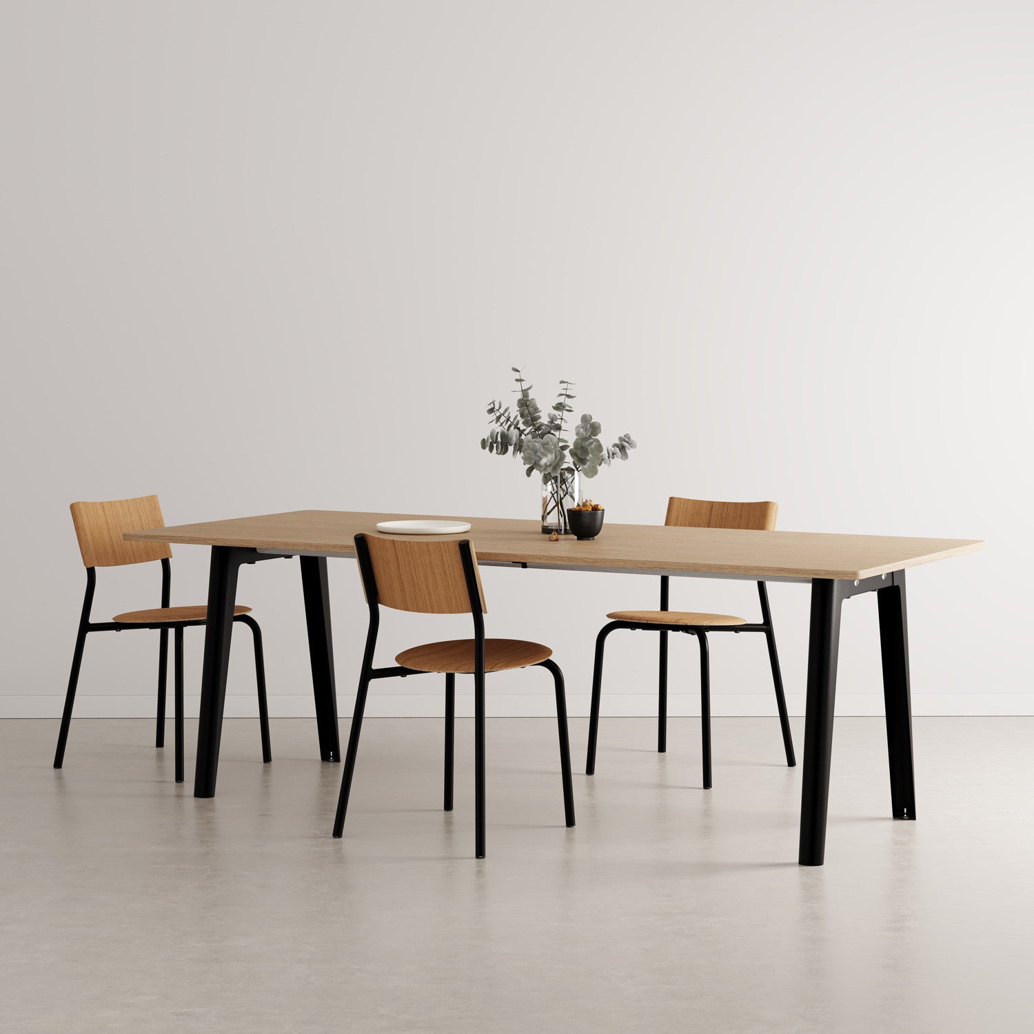TIPTOE NEW MODERN dining table - eco-certified wood