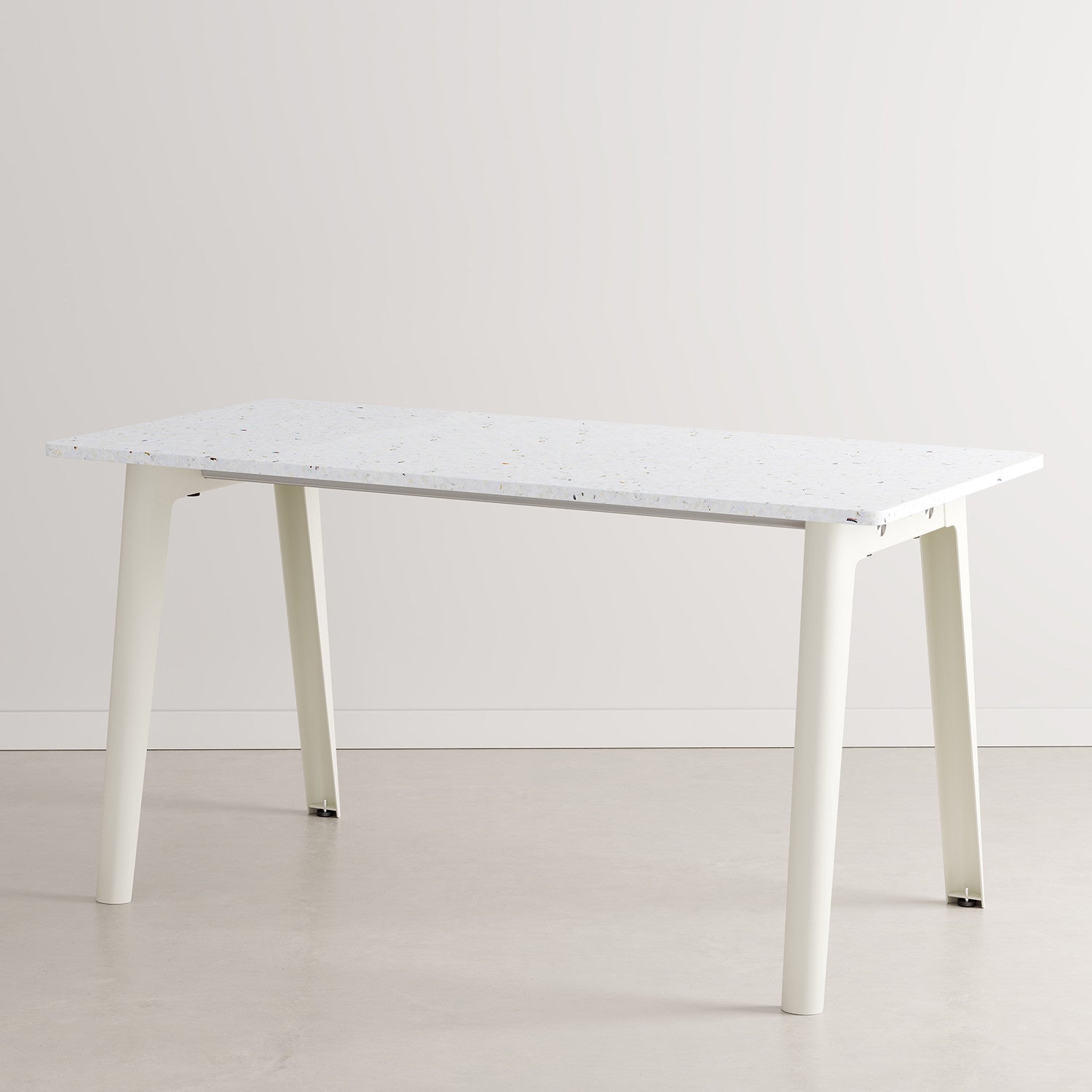 TIPTOE NEW MODERN desk - Venezia recycled plastic