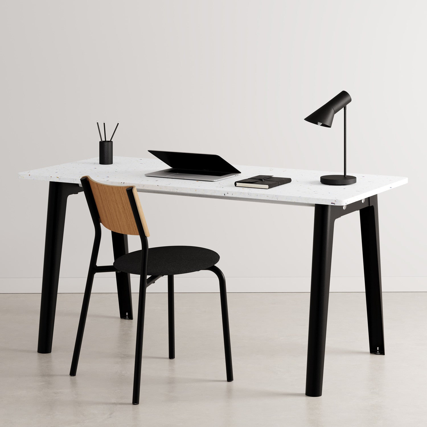 TIPTOE NEW MODERN desk - Venezia recycled plastic