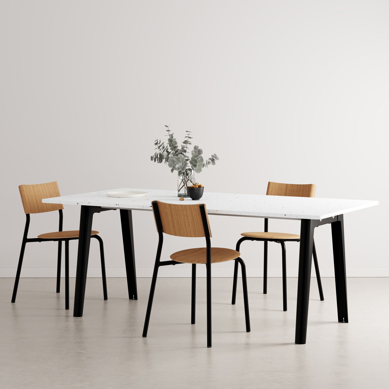 TIPTOE NEW MODERN dining table - Venezia recycled plastic