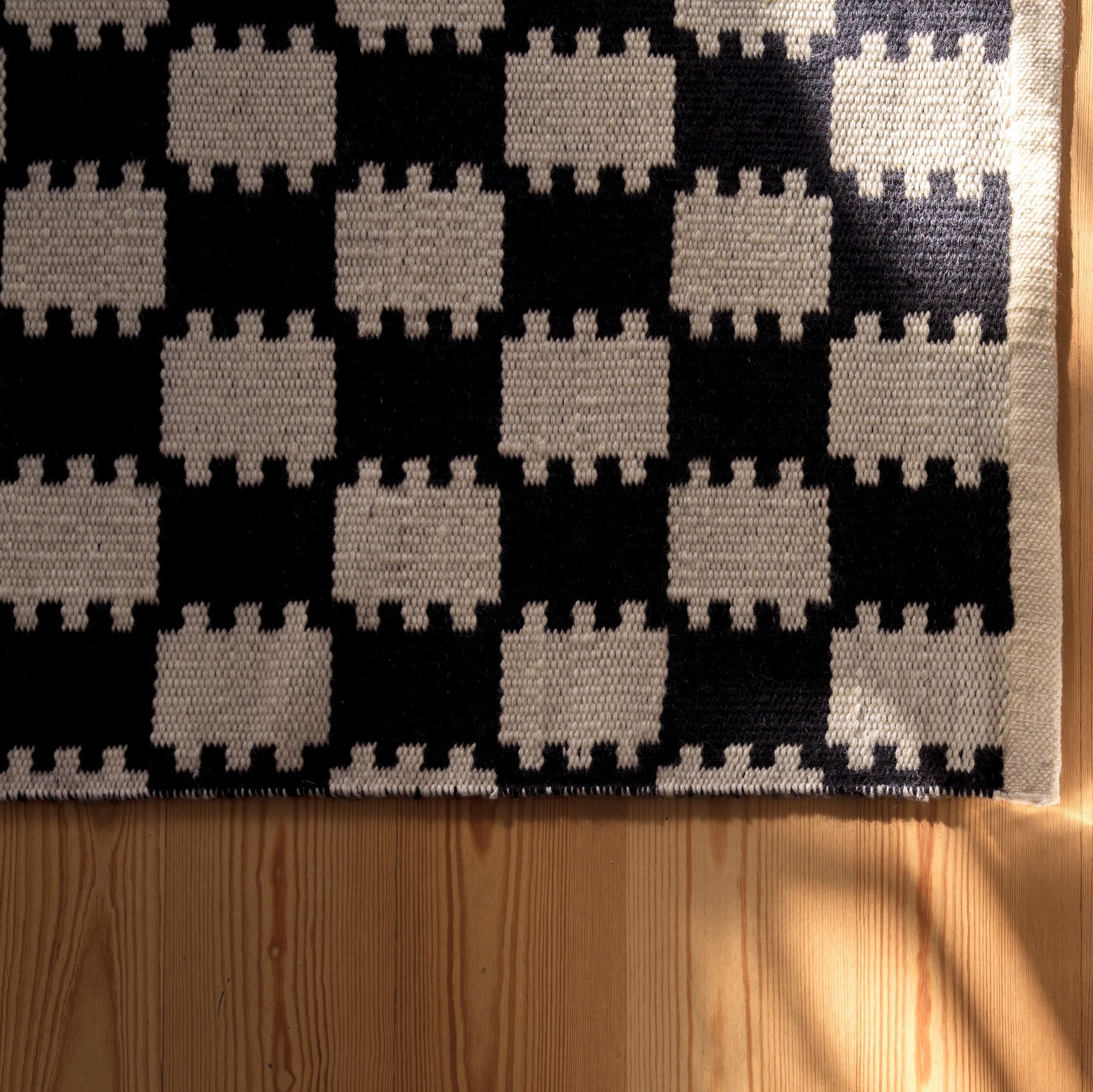 Vibeke Klint Rug VK-5 black/white