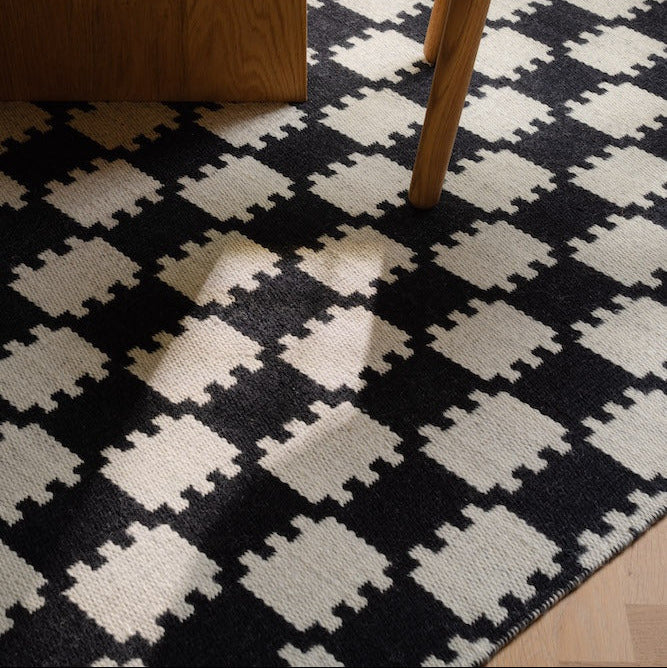 Vibeke Klint Rug VK-5 black/white