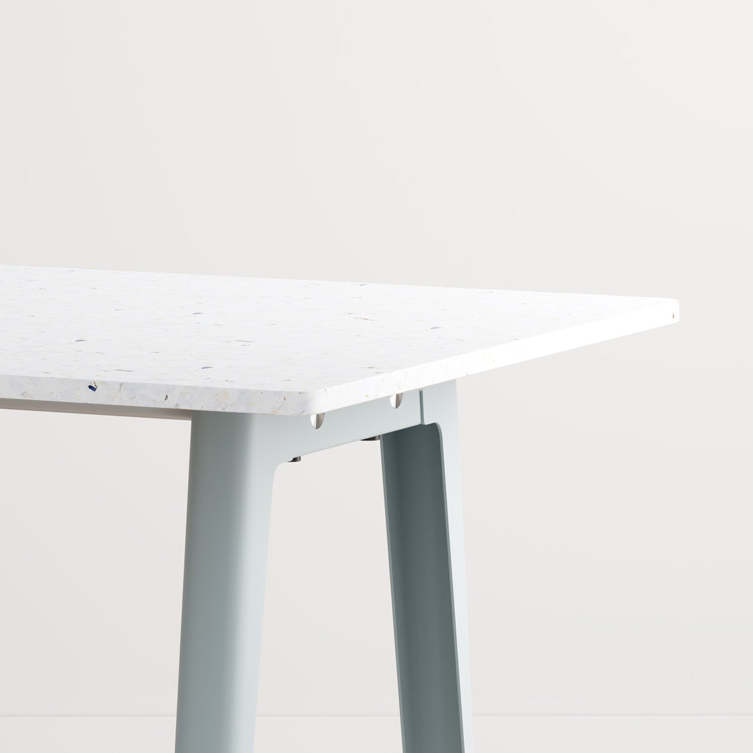 TIPTOE NEW MODERN desk - Venezia recycled plastic