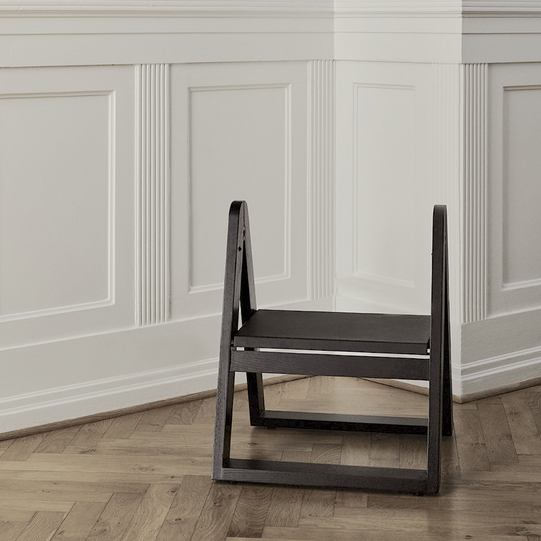 Gejst Reech Step Stool, Black