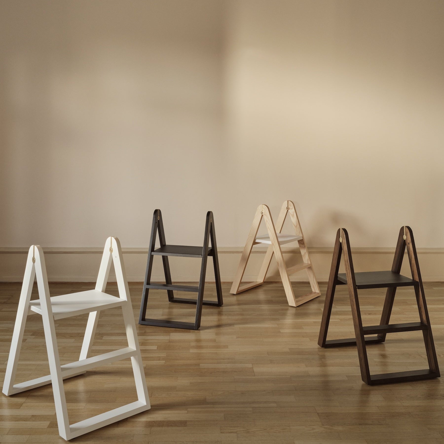 Gejst Reech Step Ladder, Dark Ash