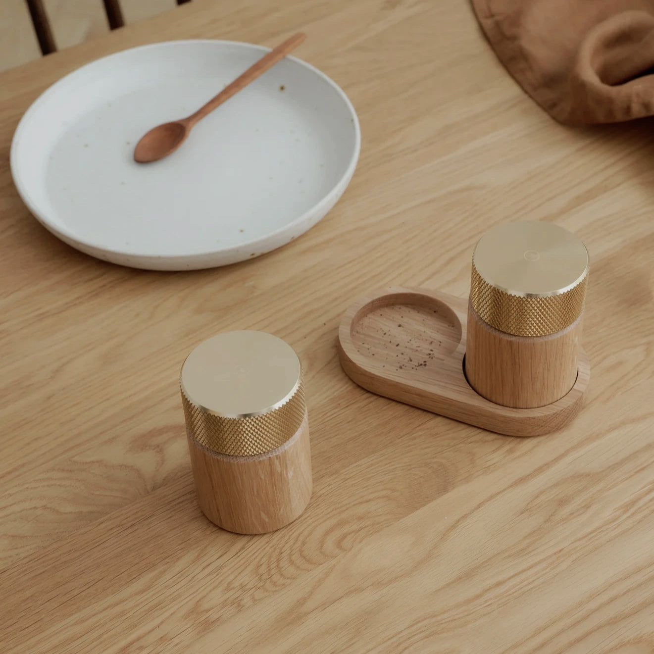 Gejst Sina salt & pepper mill set - oak/brass
