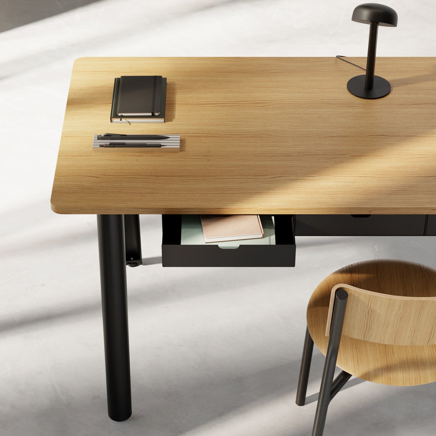 TIPTOE NEW MODERN desk - eco-certified wood