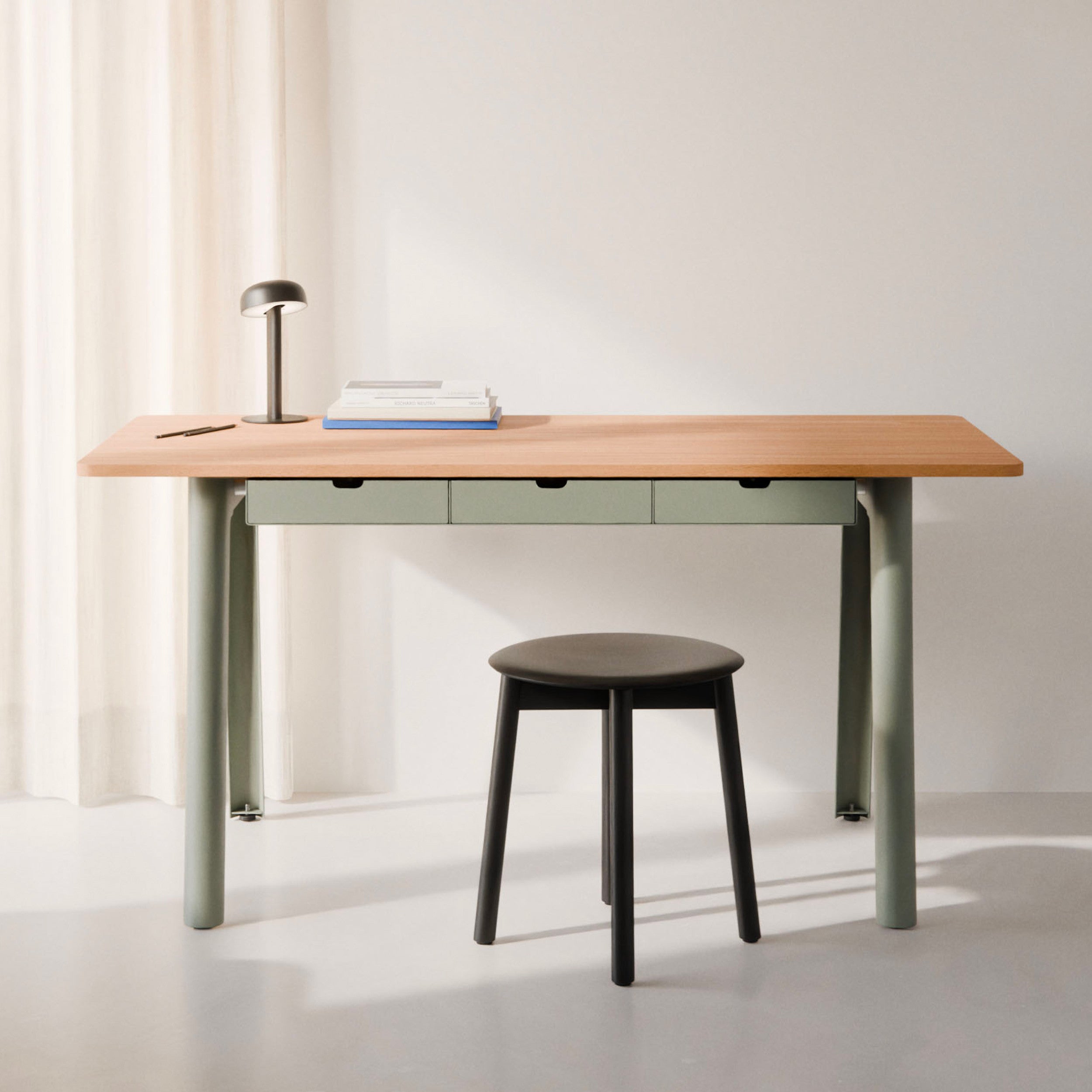 TIPTOE NEW MODERN desk - eco-certified wood