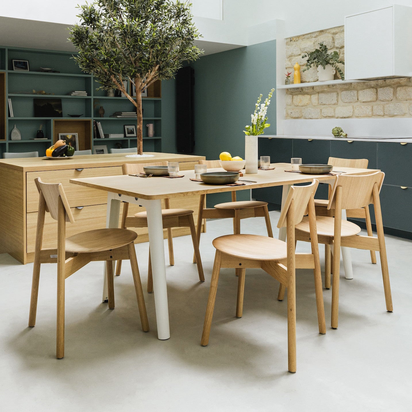 TIPTOE NEW MODERN dining table - eco-certified wood