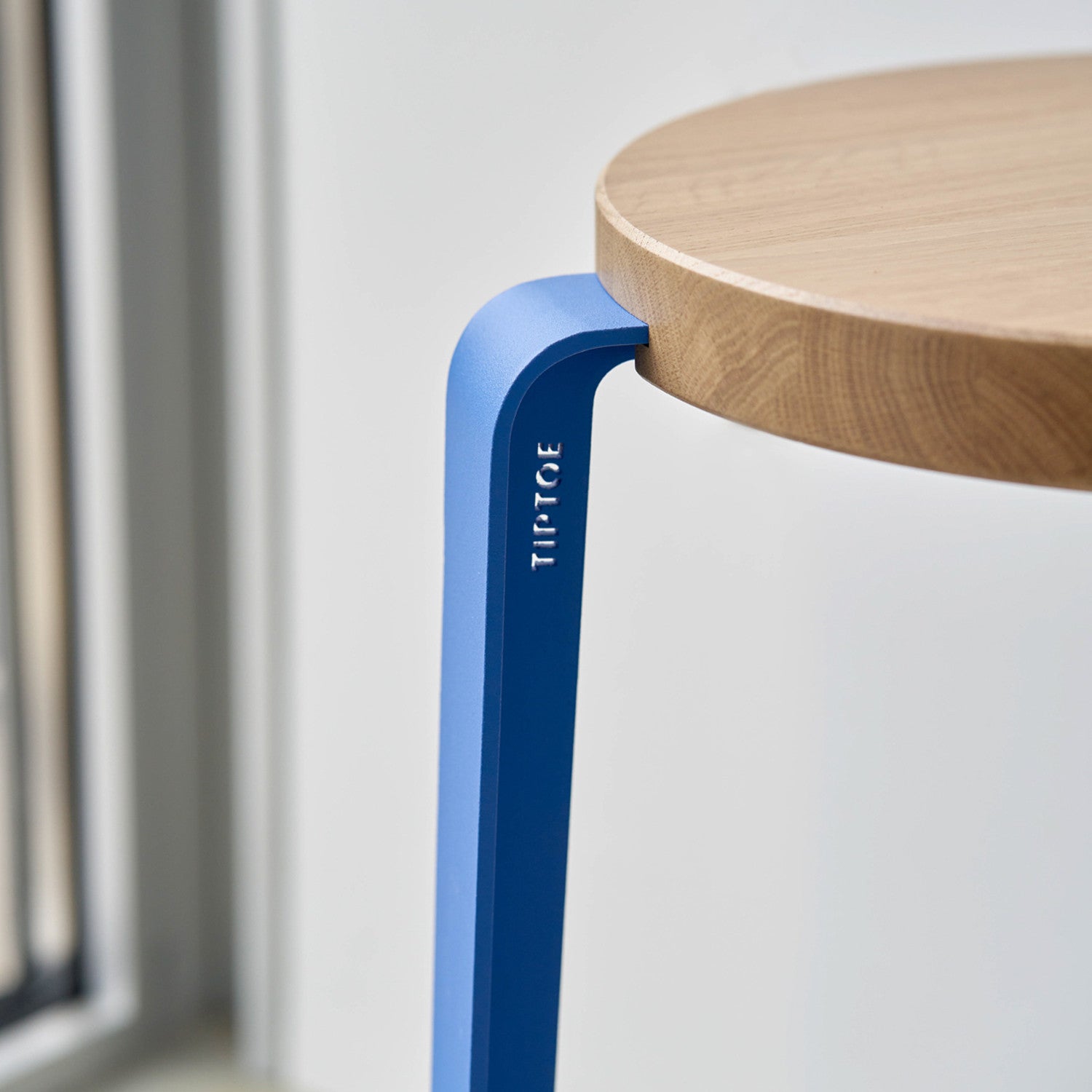 TIPTOE LOU stool - solid oak
