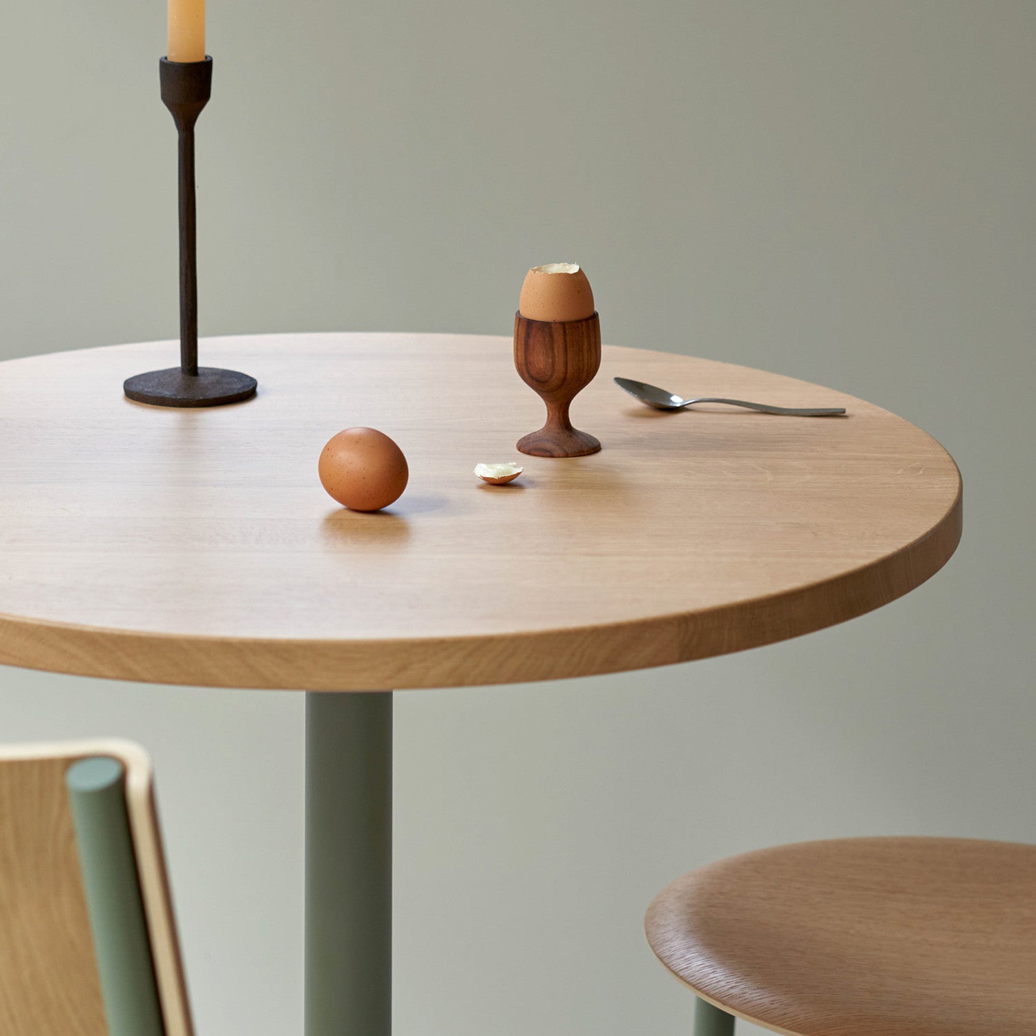 TIPTOE MOKA bistro table - solid oak