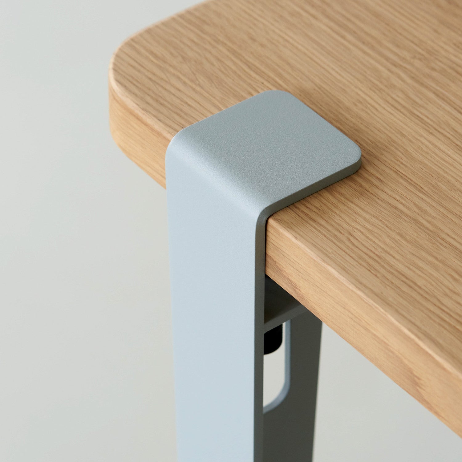 TIPTOE dining table - eco-certified wood