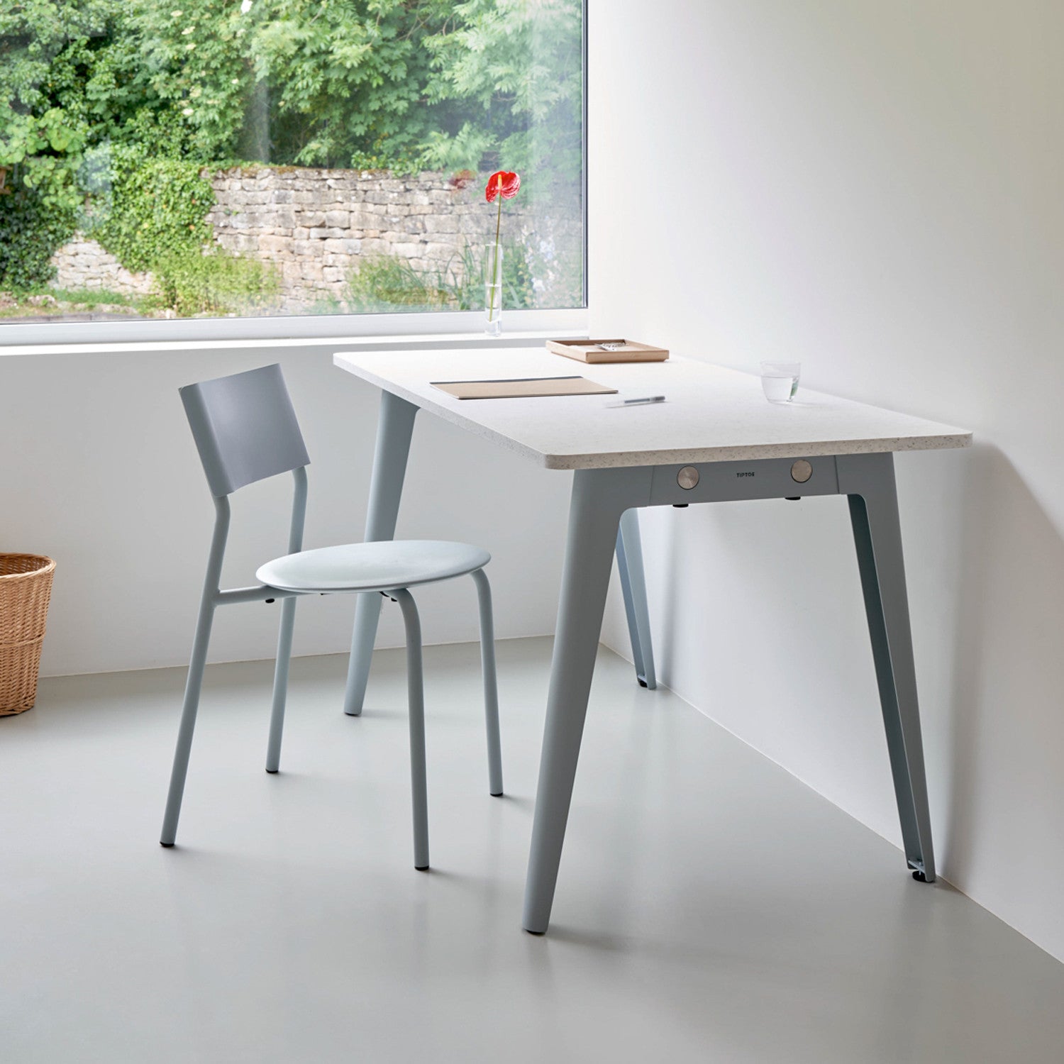 TIPTOE NEW MODERN desk - Venezia recycled plastic