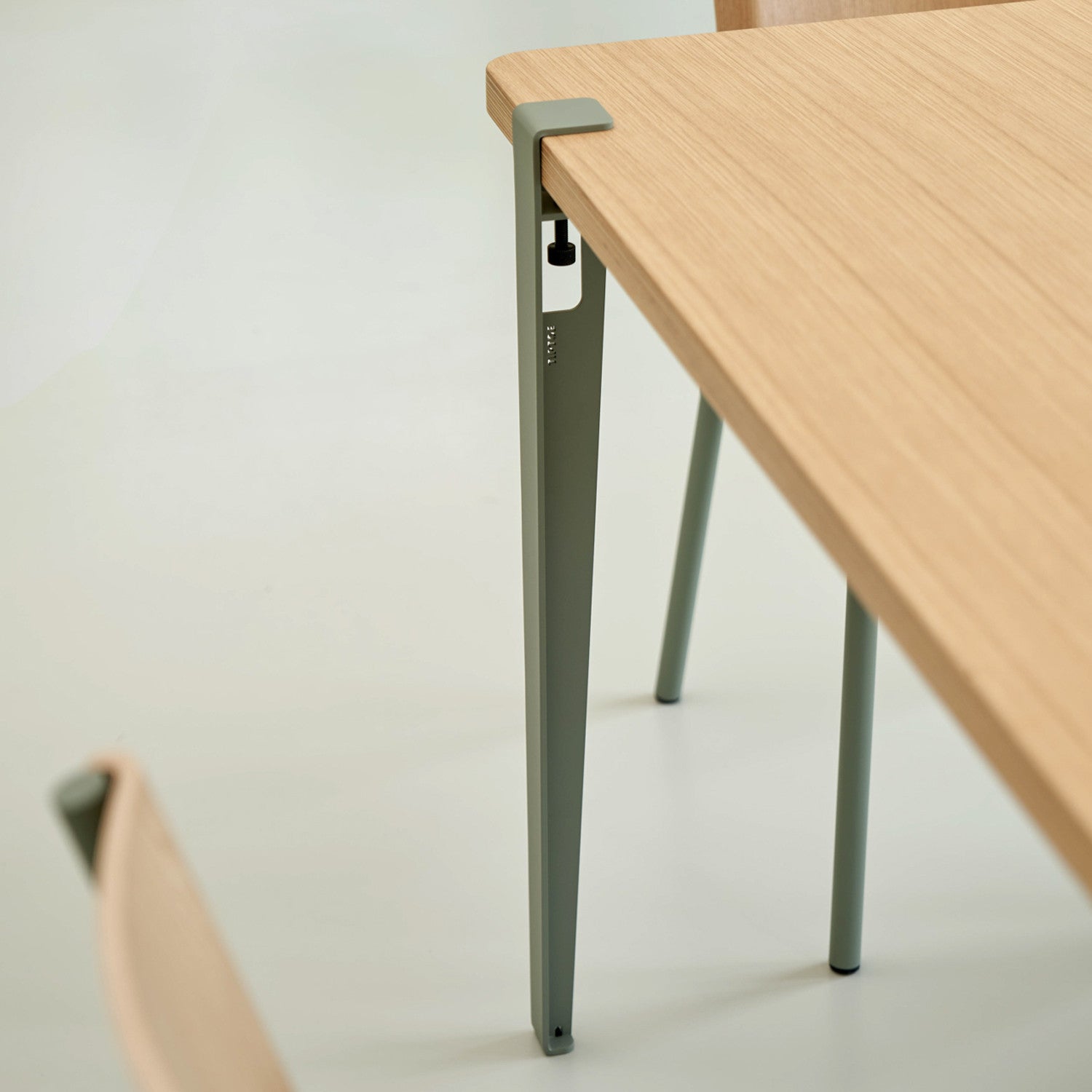 TIPTOE desk 120x60cm - eco-certified wood