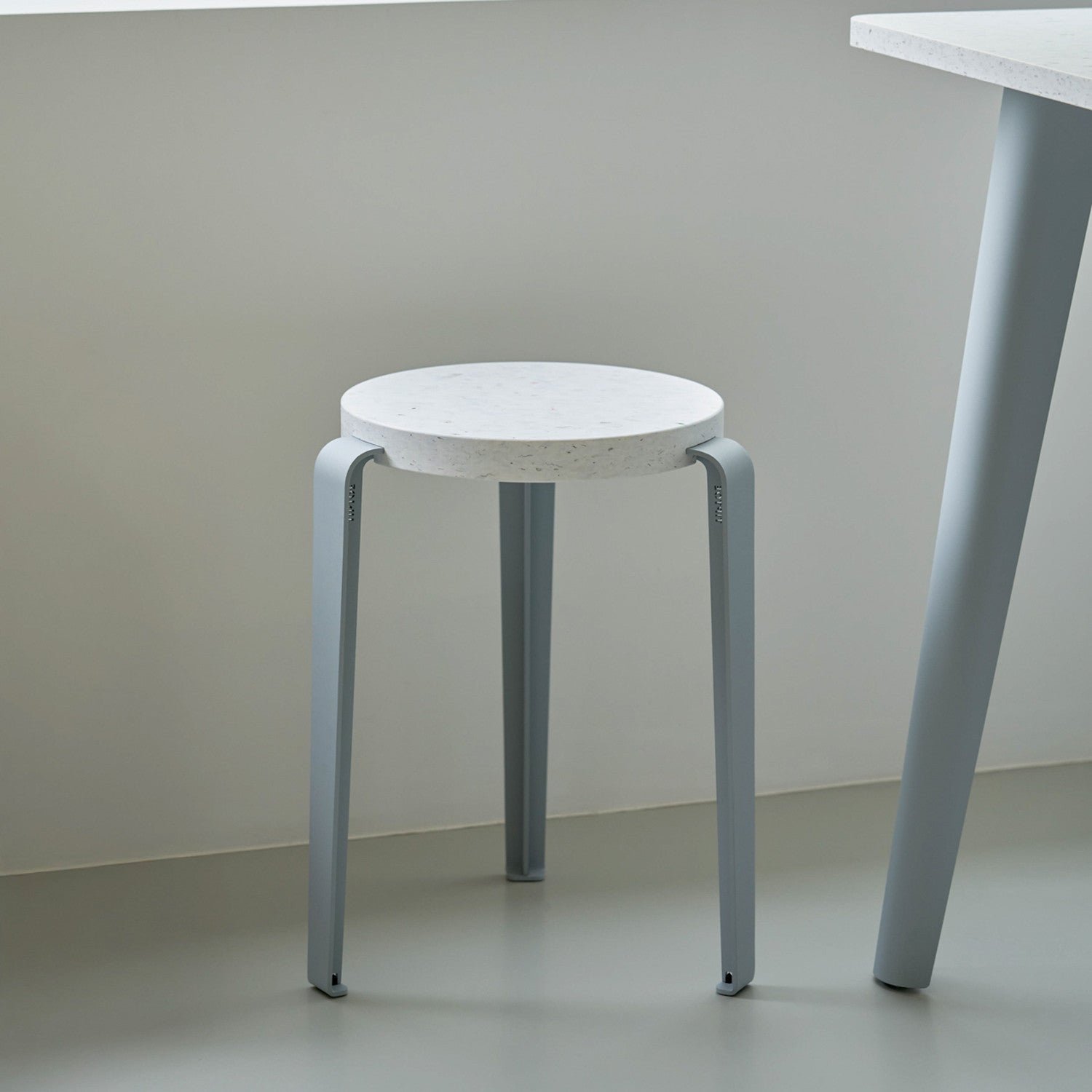 TIPTOE LOU stool - Venezia recycled plastic