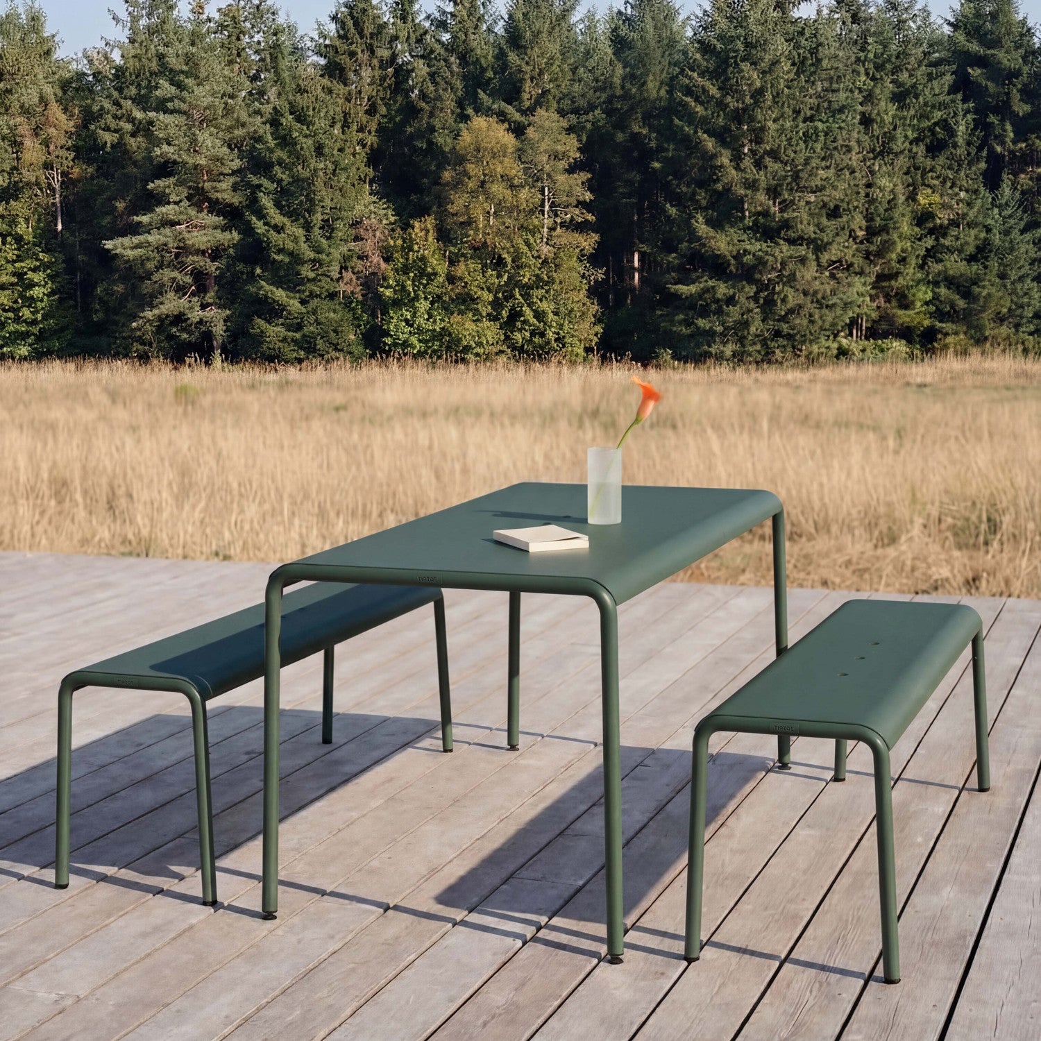 TIPTOE Outdoor bench PANORAMA - powder-coated steel