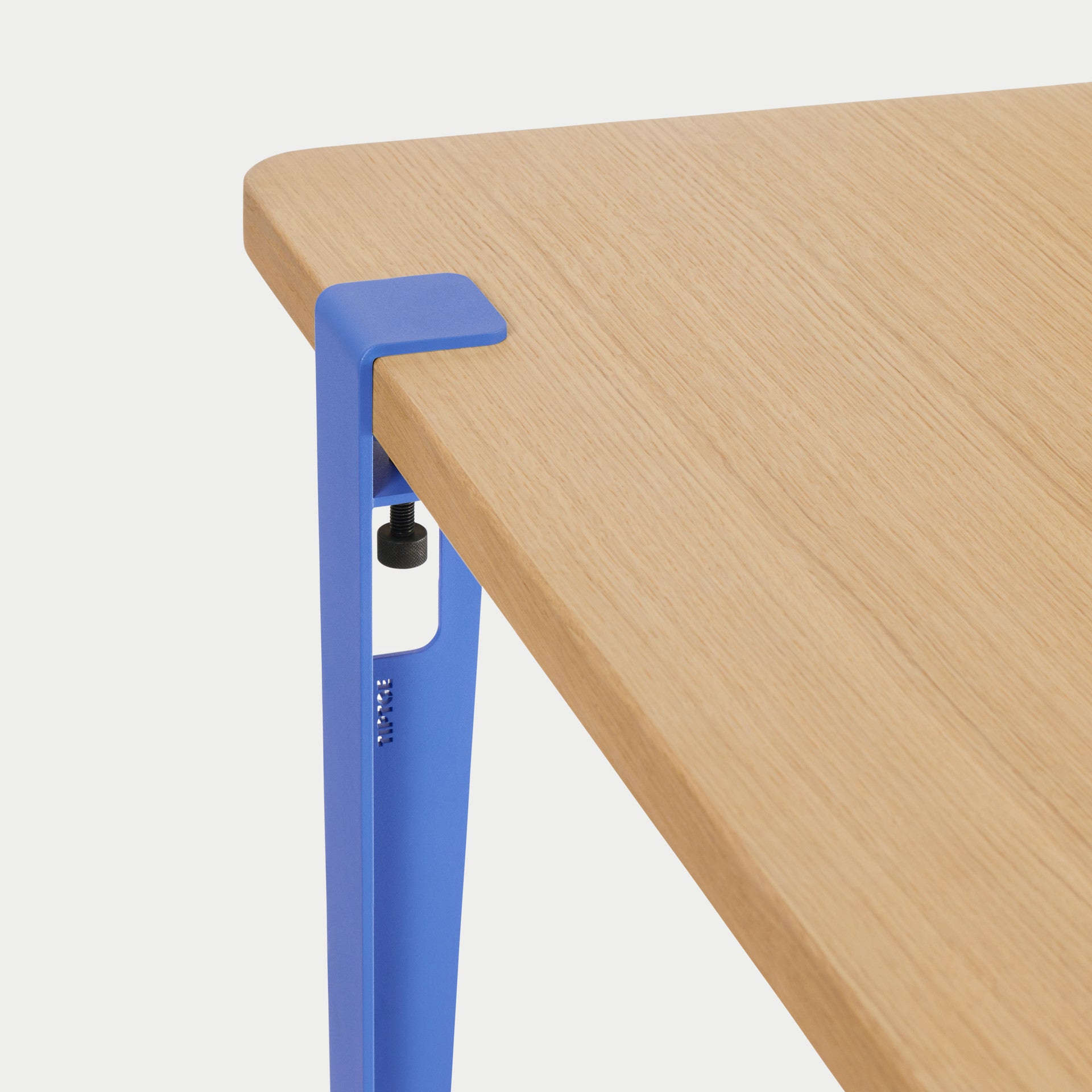 TIPTOE dining table - eco-certified wood