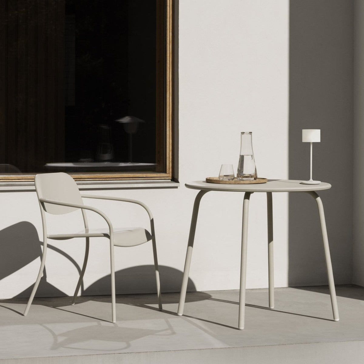 Blomus Yua Outdoor Round Bistro Table