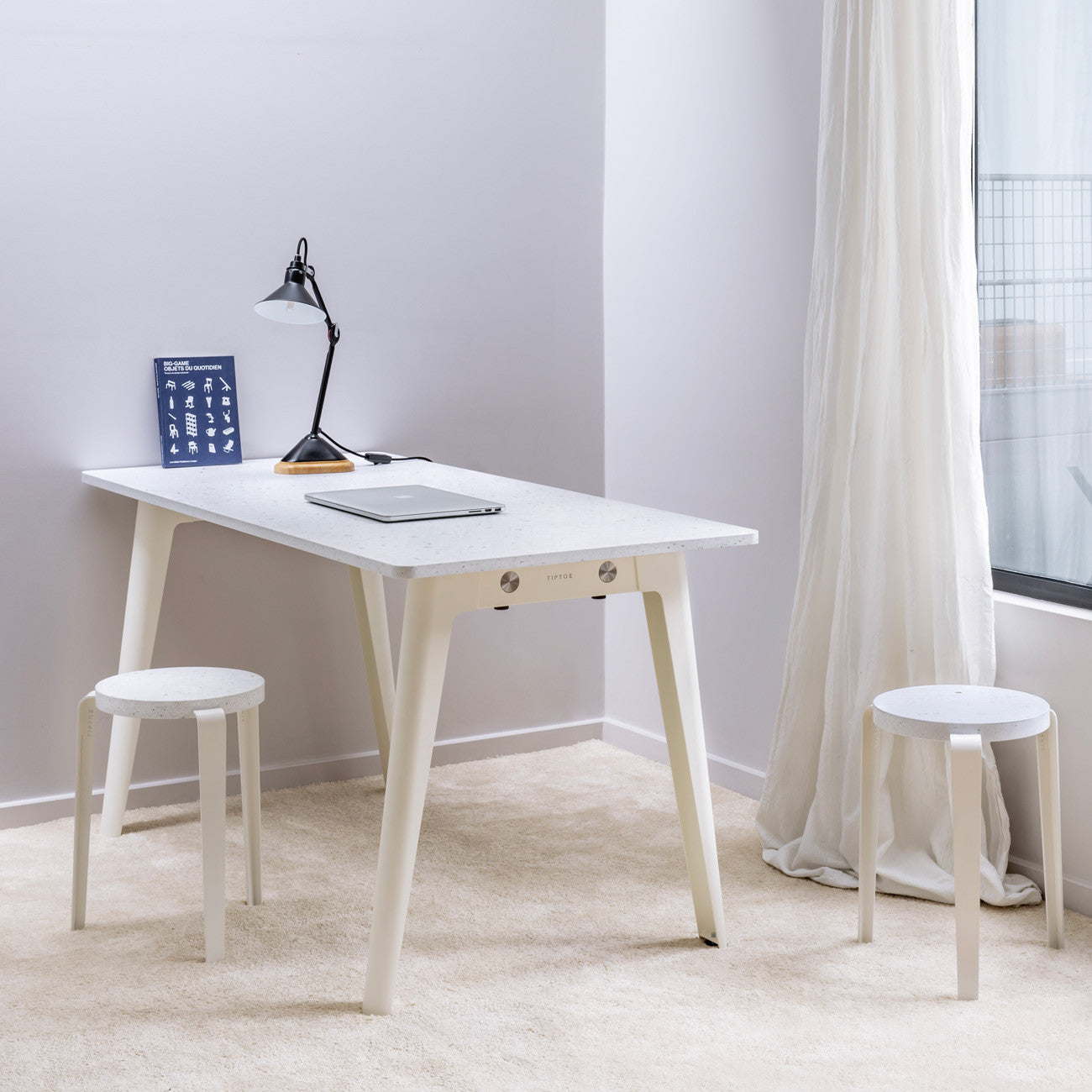 TIPTOE NEW MODERN desk - Venezia recycled plastic