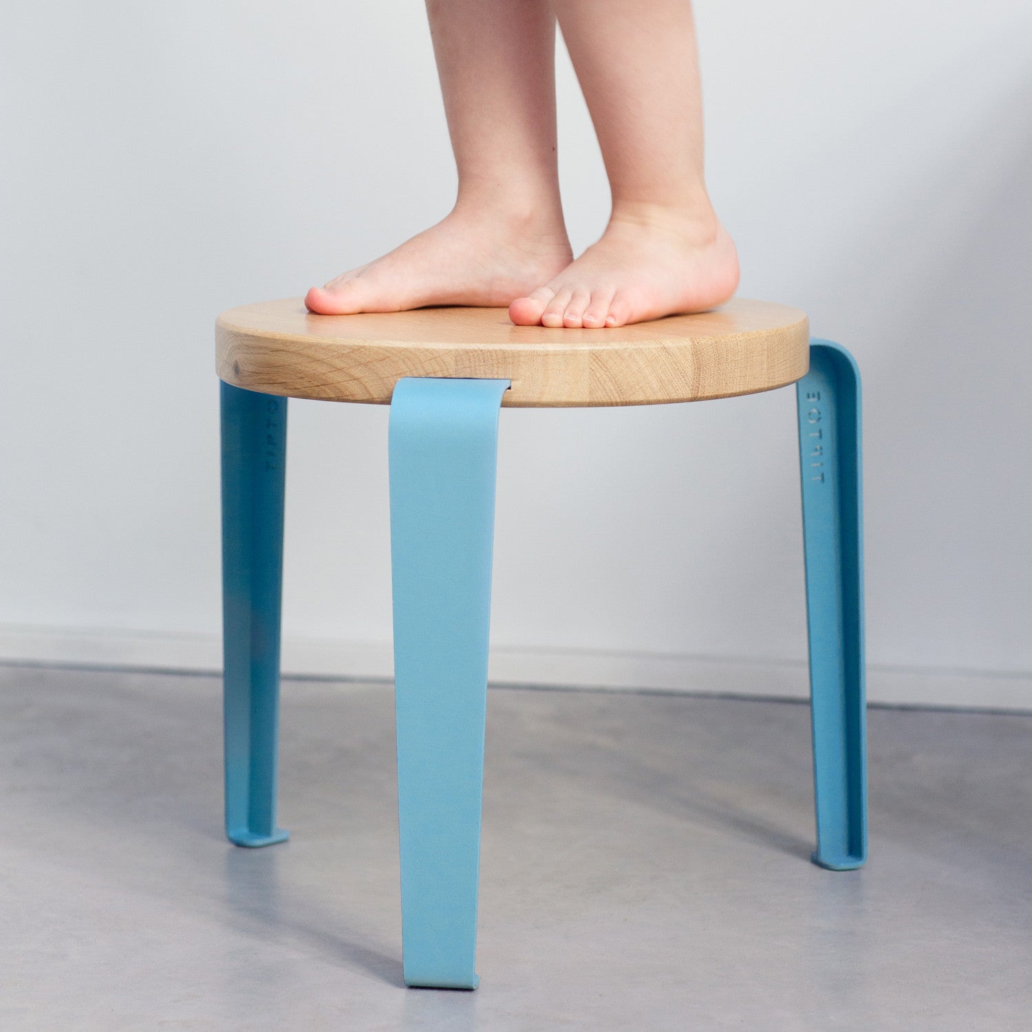 TIPTOE kids stool - solid oak