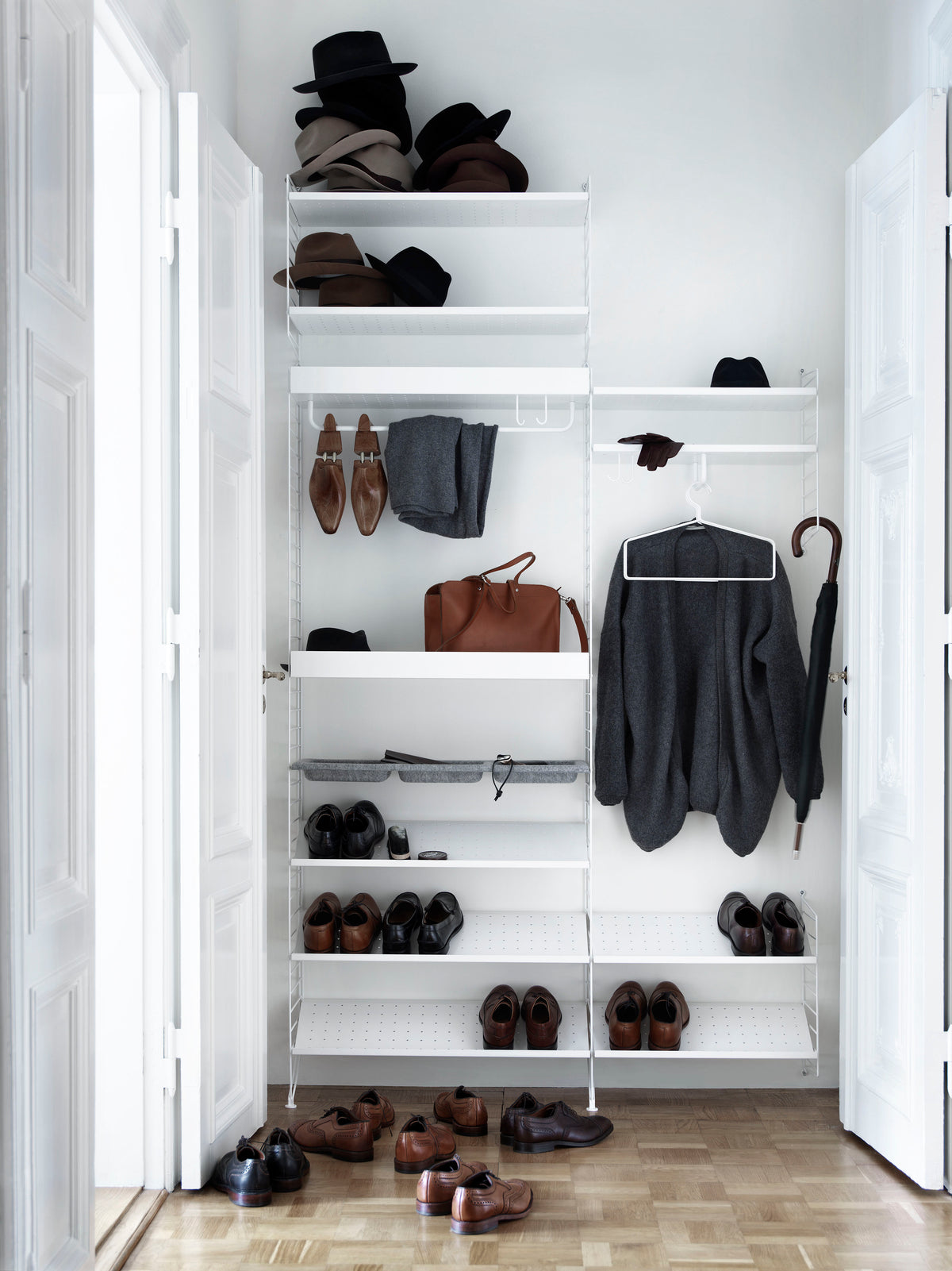 Coat hanger in White, room setting