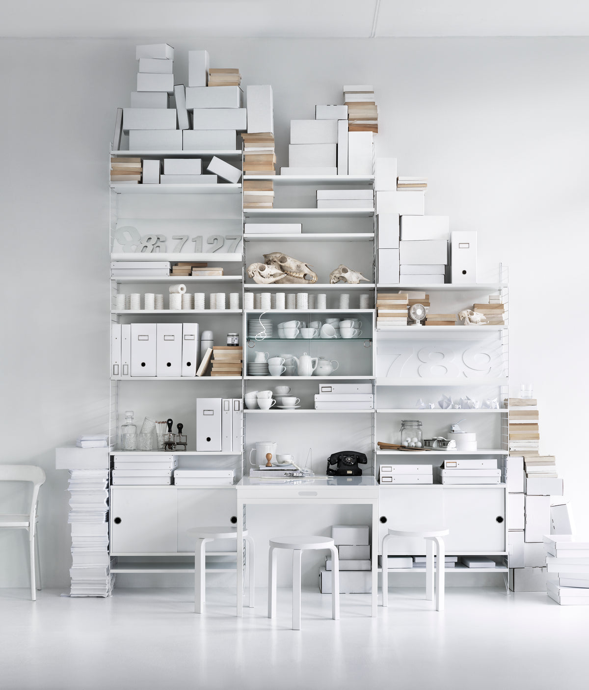 Shelf w78 x d30 cm in White, room setting