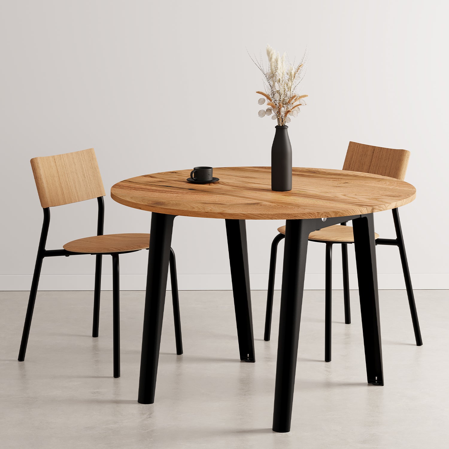table-a-manger-new-modern-bois-ancien-ronde-noir-chaises