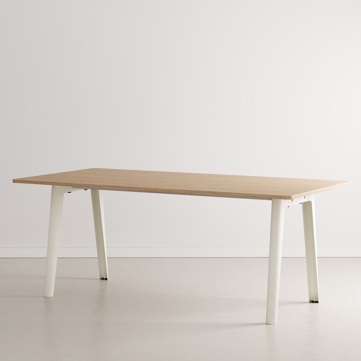 TIPTOE NEW MODERN meeting table - eco-certified wood