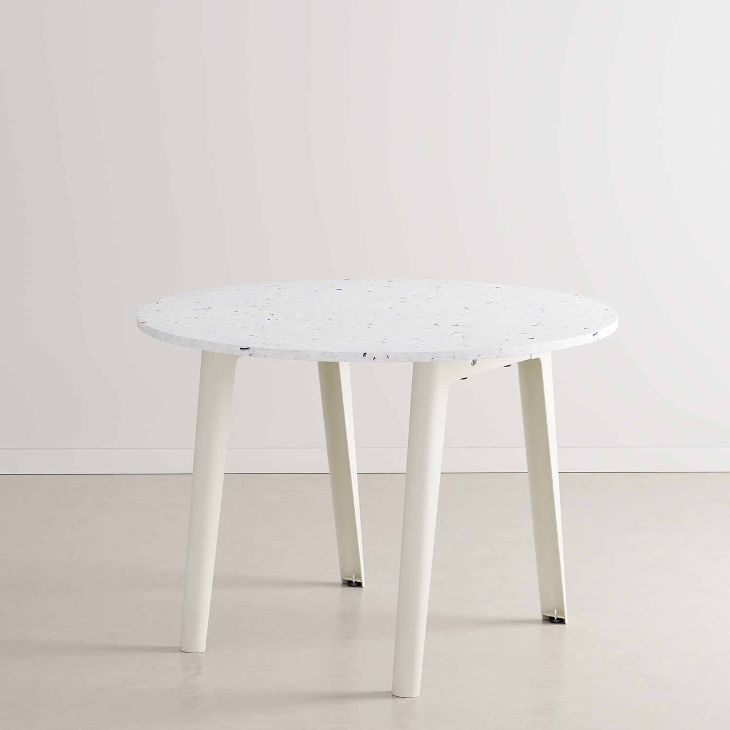 table-ronde-new-modern-plastique-recycle-blanccreme